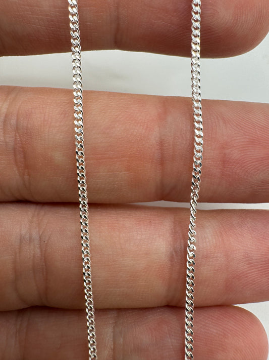 Silver curb chain 3 22”