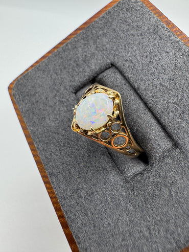 9ct gold opal ring