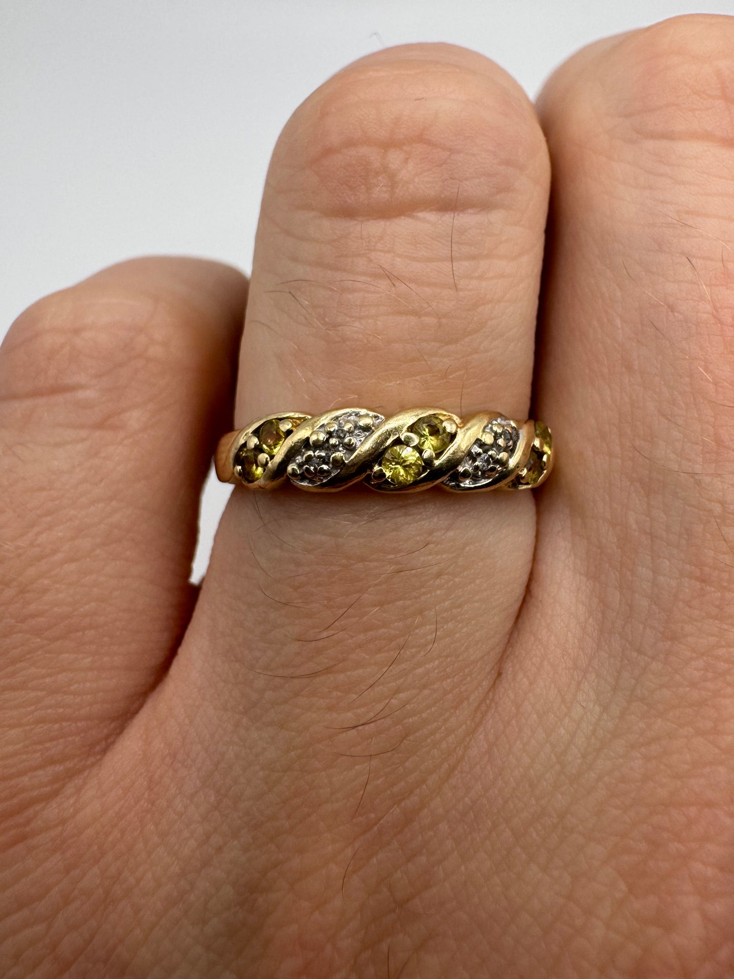 9ct gold yellow sapphire and diamond ring