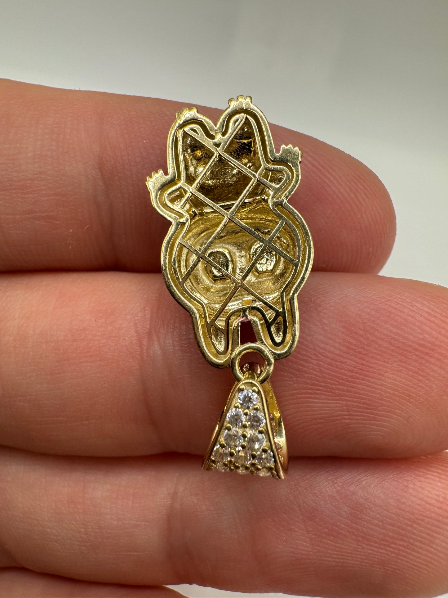 9ct gold 20mm enamelled character pendant