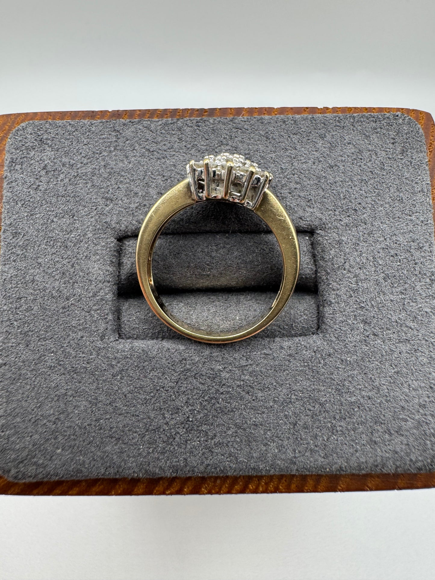 9ct gold diamond cluster ring