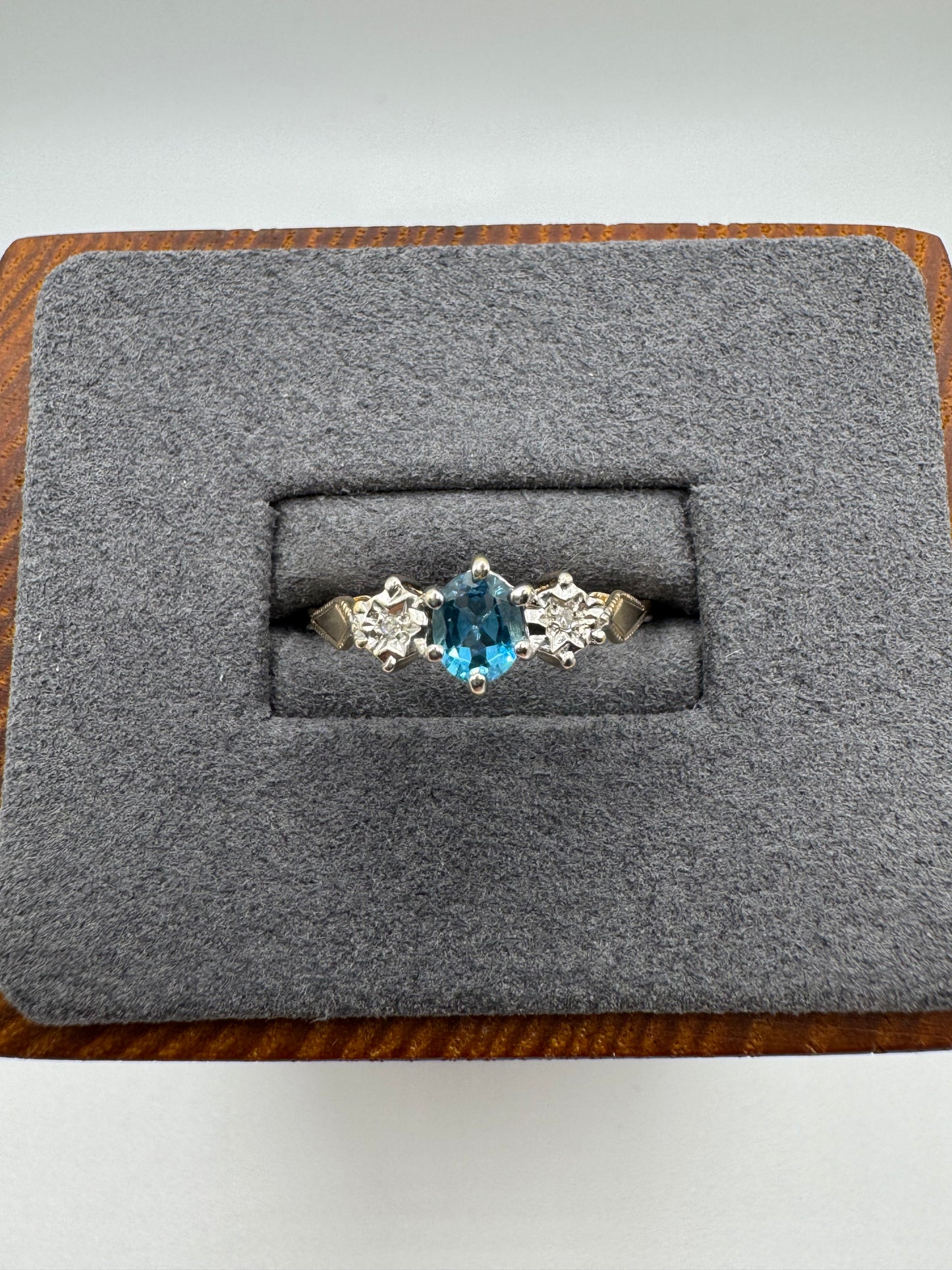 9ct gold topaz and diamond ring