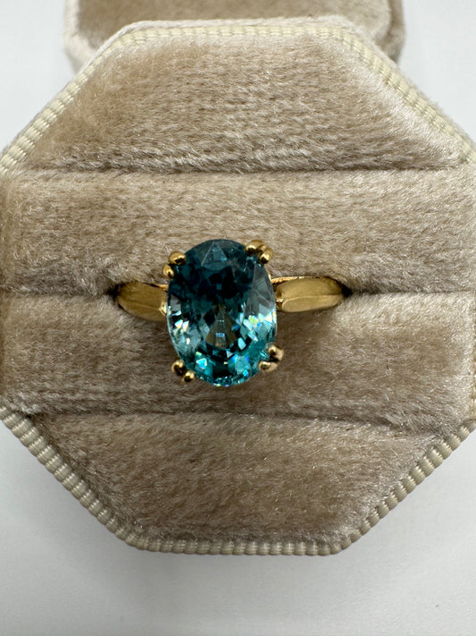 9ct gold blue topaz and diamond ring