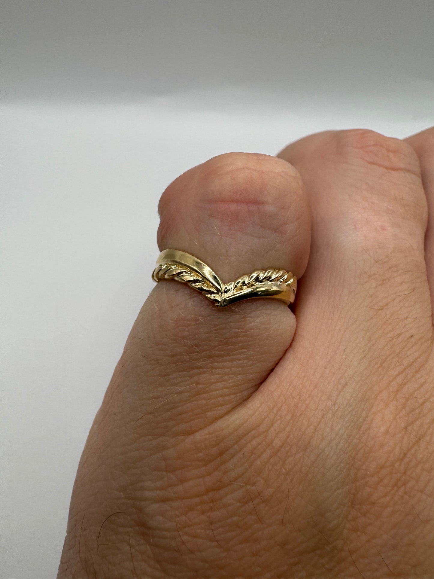 9ct gold wishbone ring