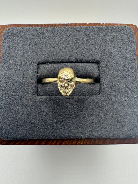 9ct gold skull ring