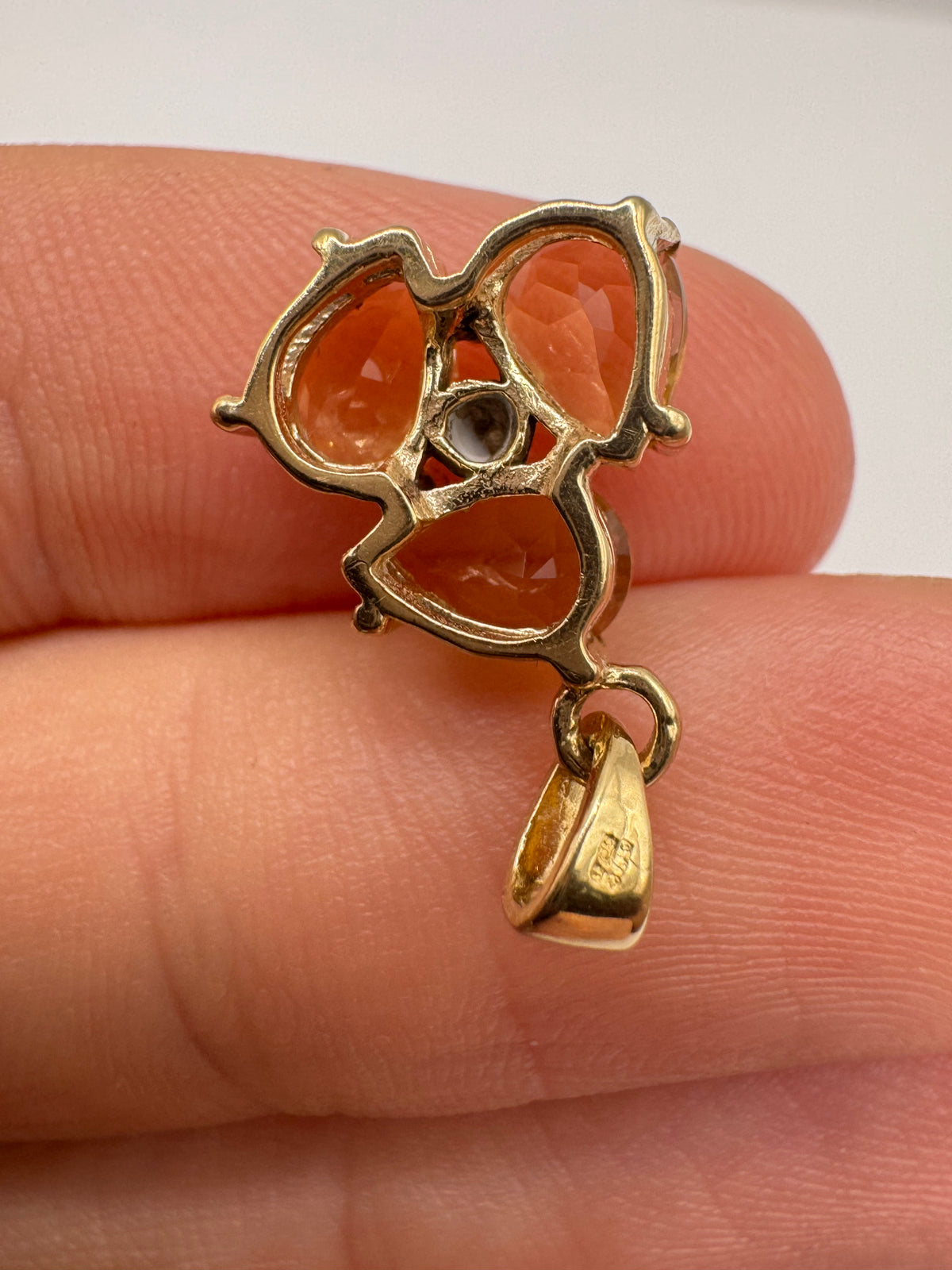 9ct gold citrine pendant