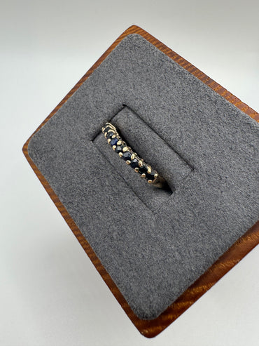 9ct gold sapphire ring
