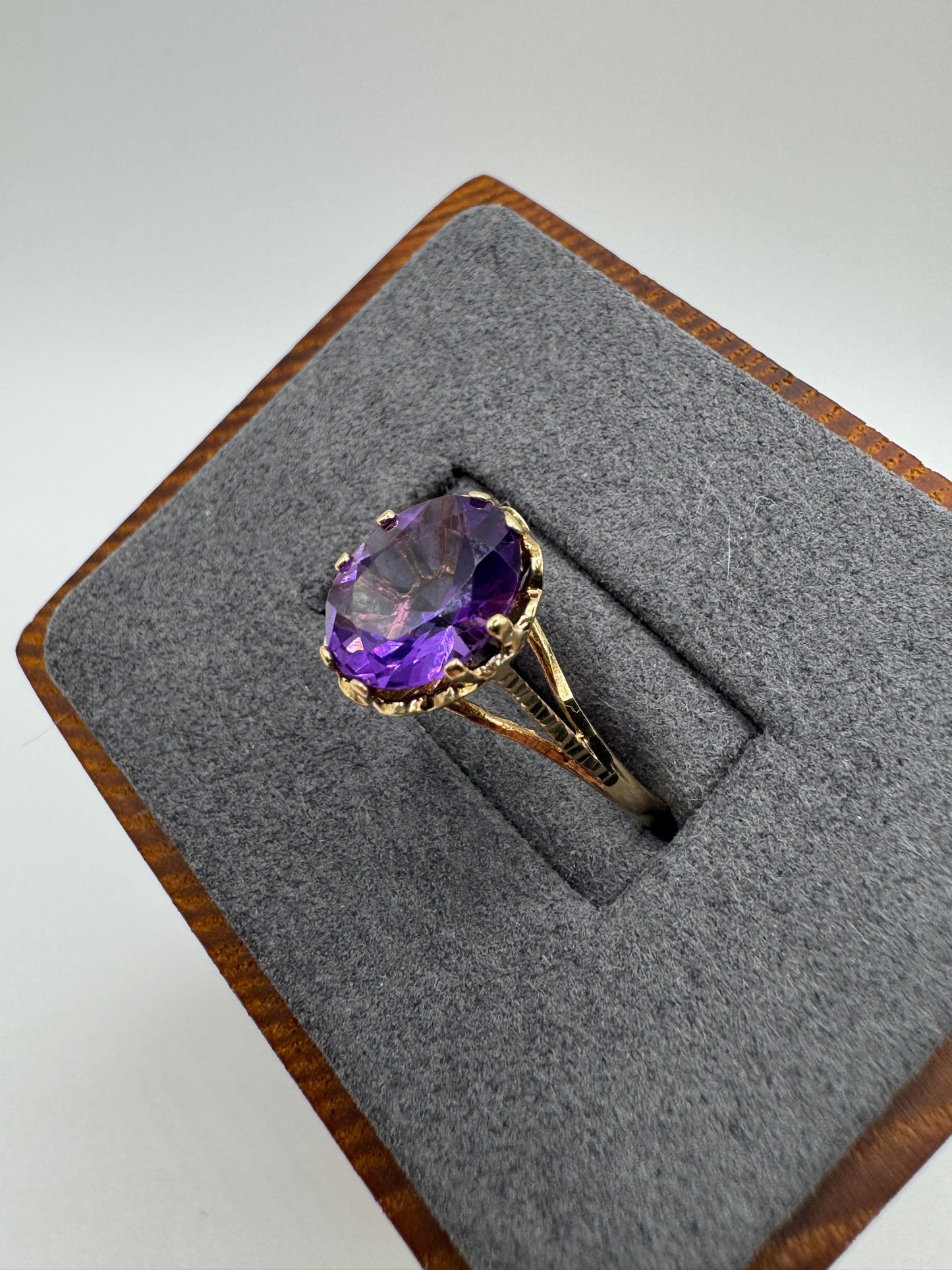 9ct gold amethyst ring