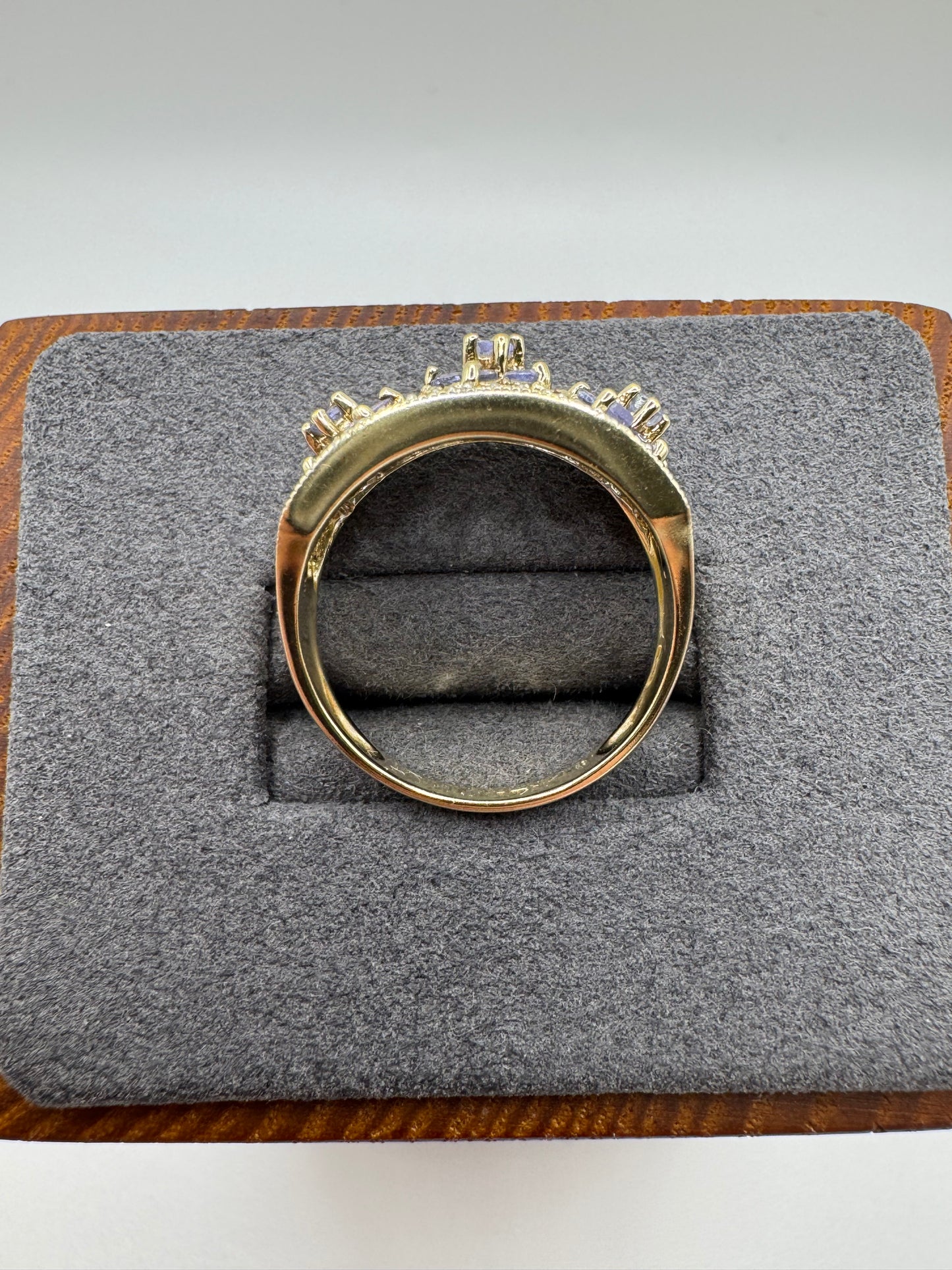 9ct gold tanzanite and diamond ring