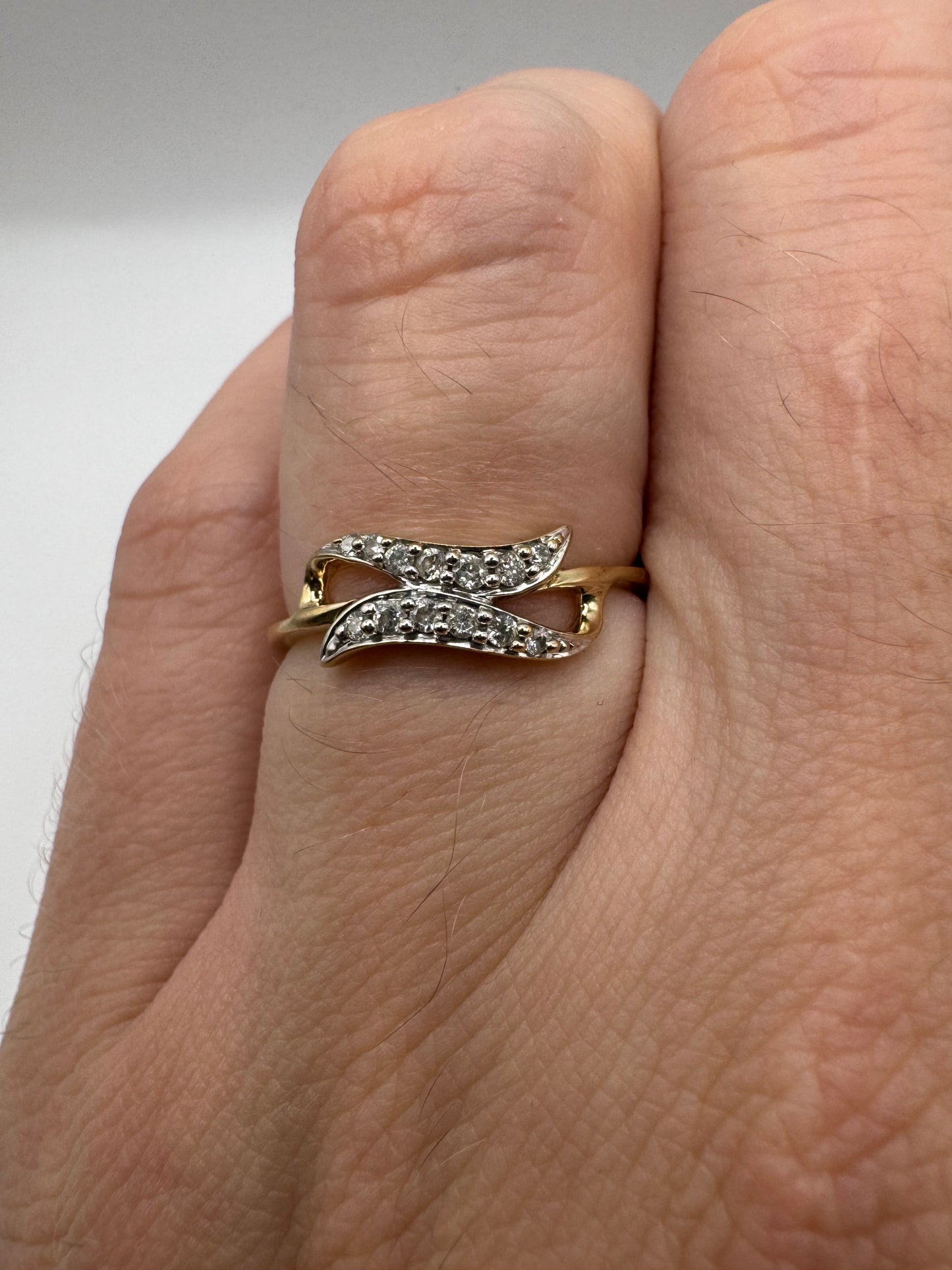 9ct gold diamond ring