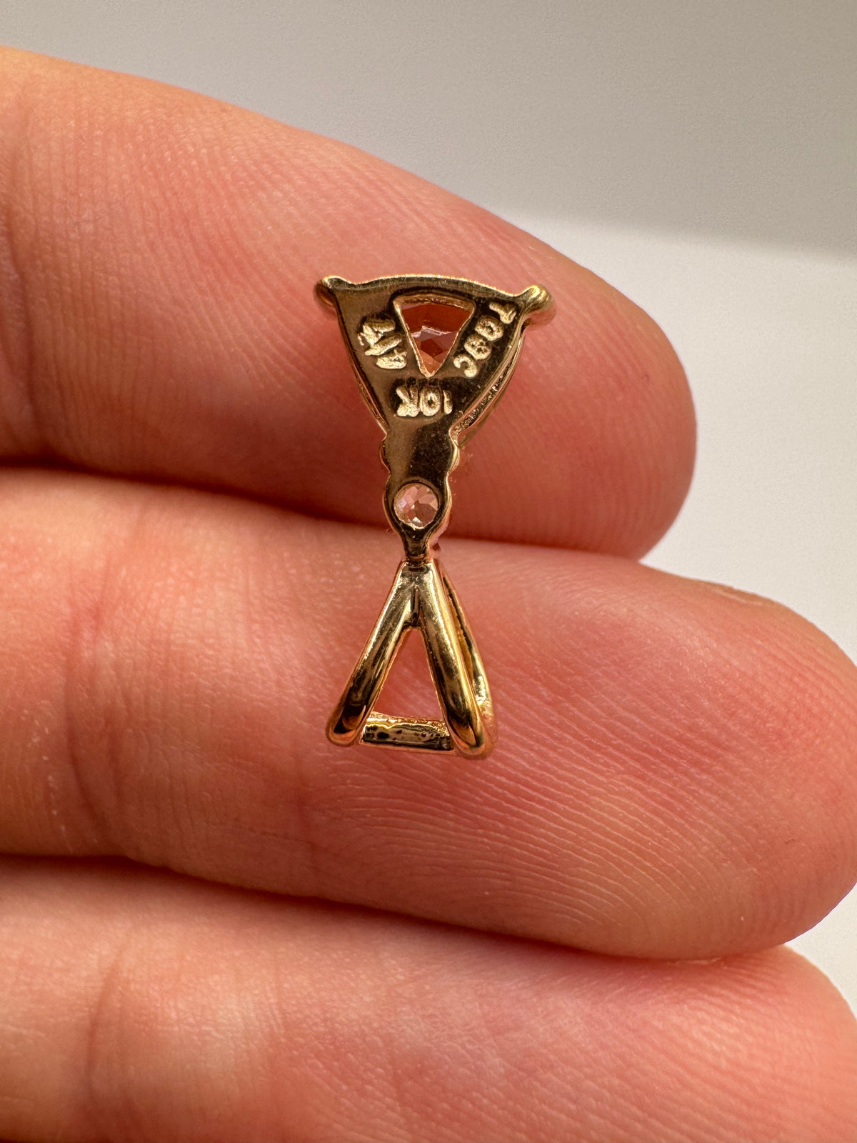 9ct gold csarite pendant