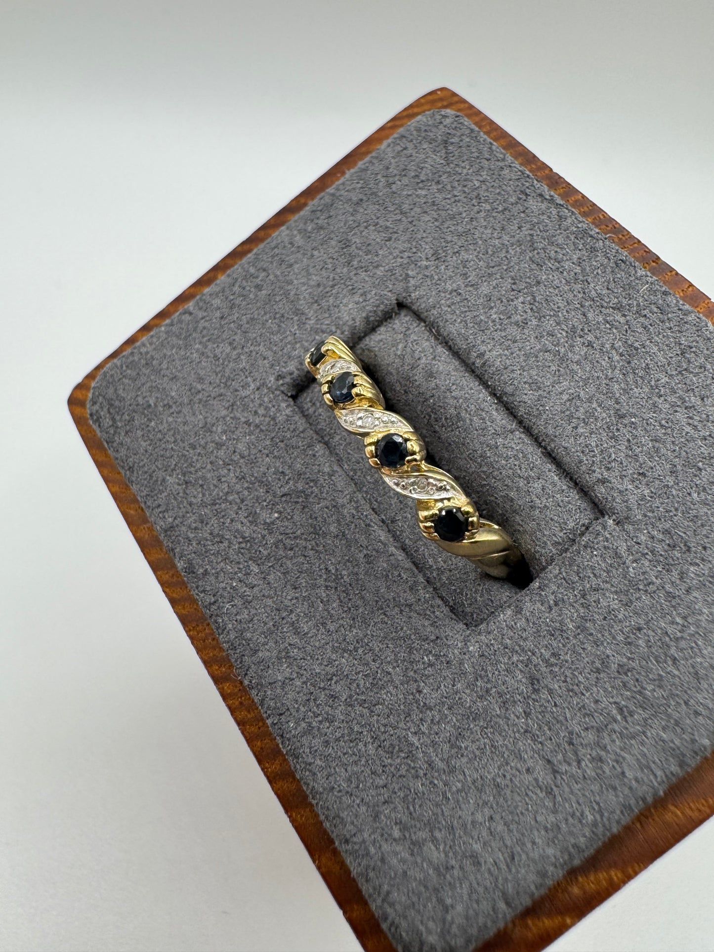9ct gold sapphire and diamond ring