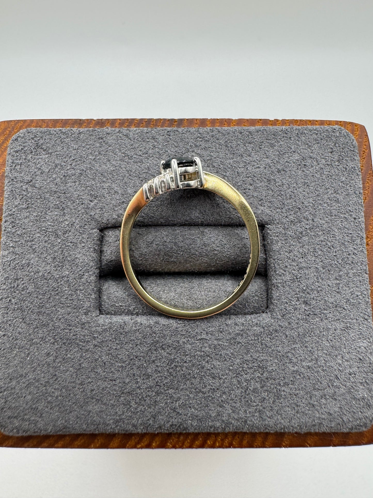 9ct gold sapphire and diamond ring