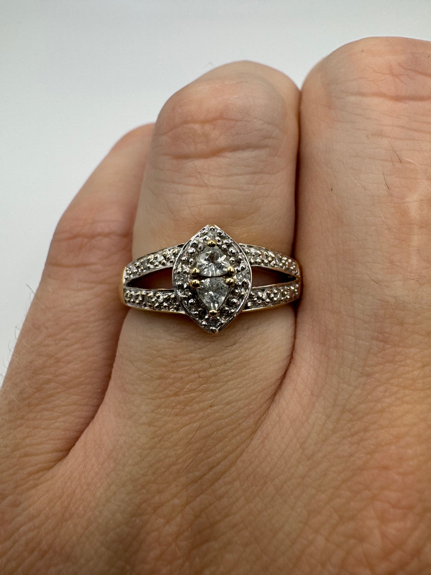 9ct gold quartz and diamond ring