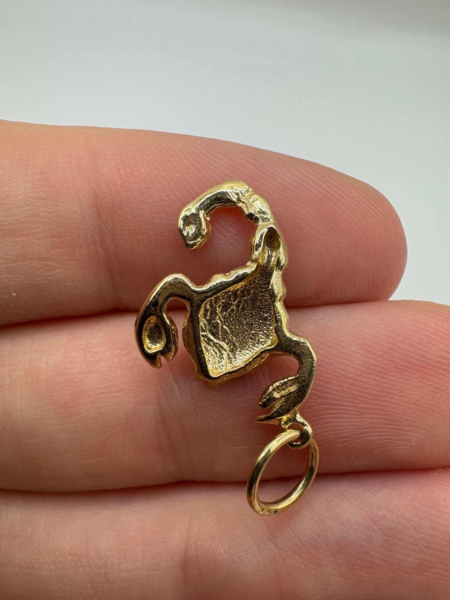 9ct gold Scorpio zodiac pendant