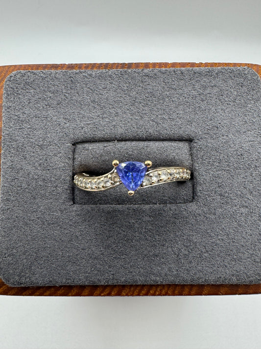 9ct gold tanzanite and zircon ring