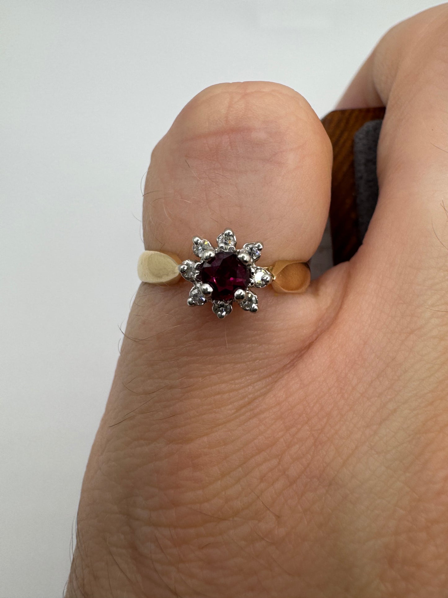 9ct gold garnet and diamond cluster ring