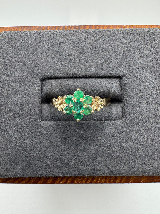 9ct gold emerald flower ring