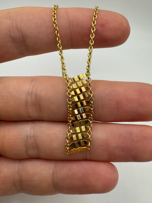 9ct gold ridged necklace (17” chain)