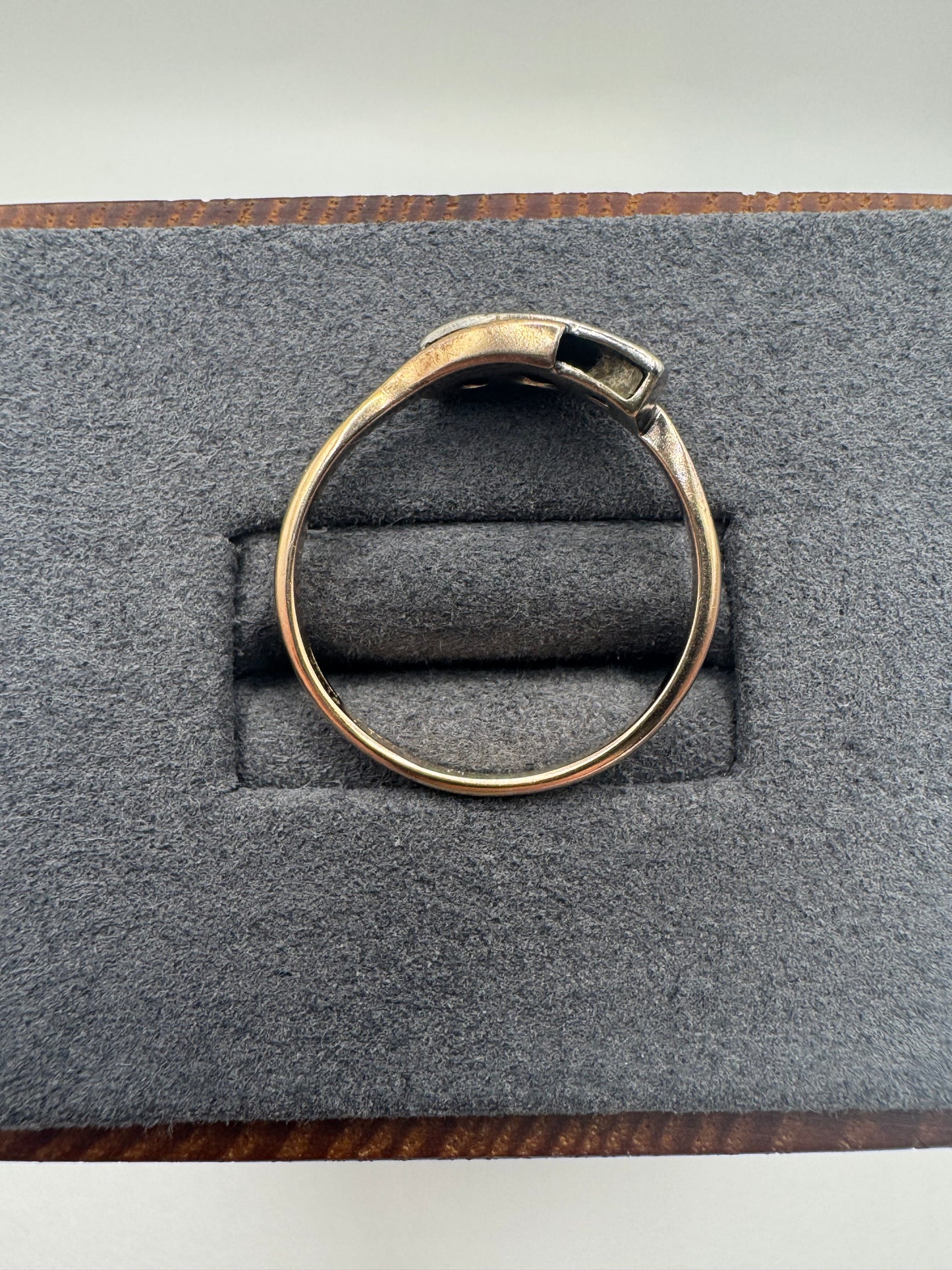 9ct gold diamond ring