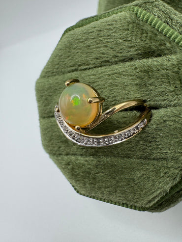 9ct gold opal and zircon ring