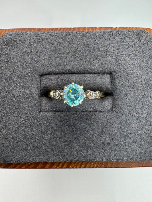 9ct gold topaz ring