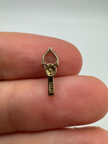 9ct gold topaz heart pendant