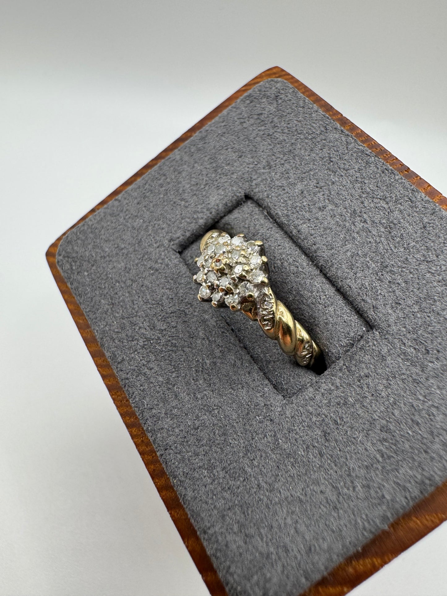 9ct gold diamond cluster ring