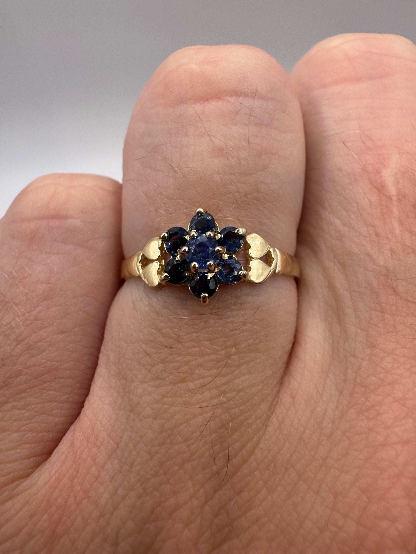 9ct gold sapphire cluster ring