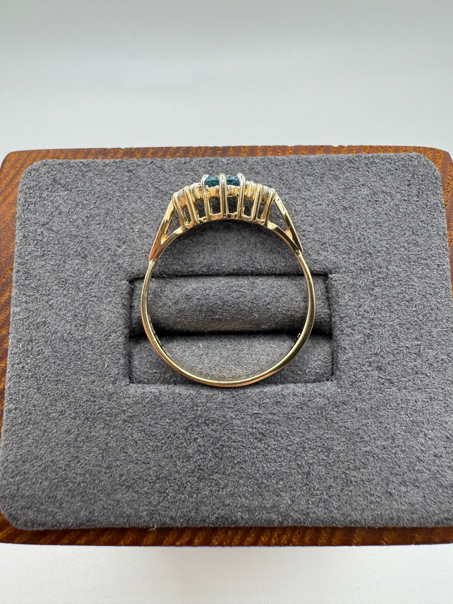 9ct gold topaz and diamond ring