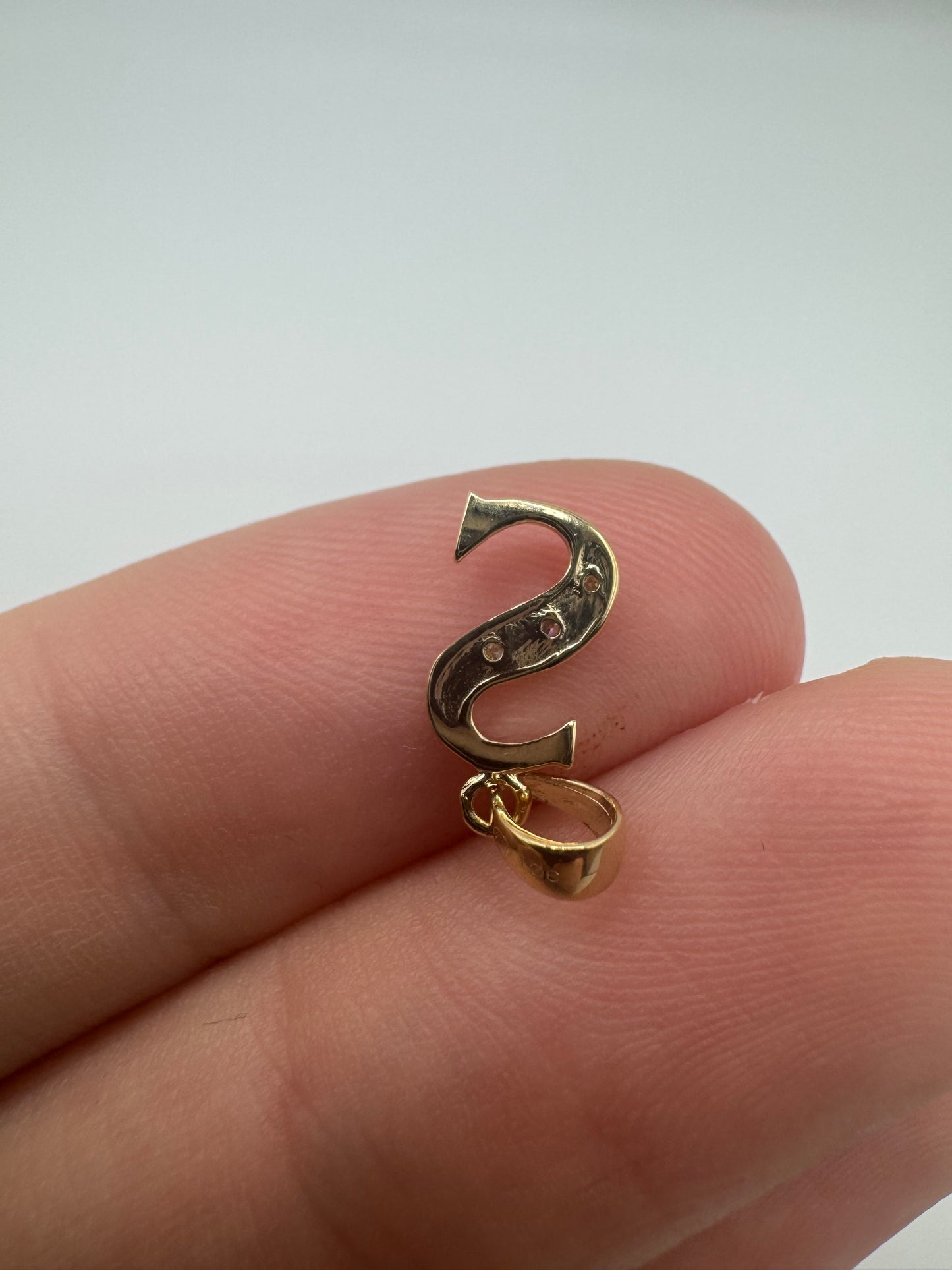 9ct gold diamond initial S pendant