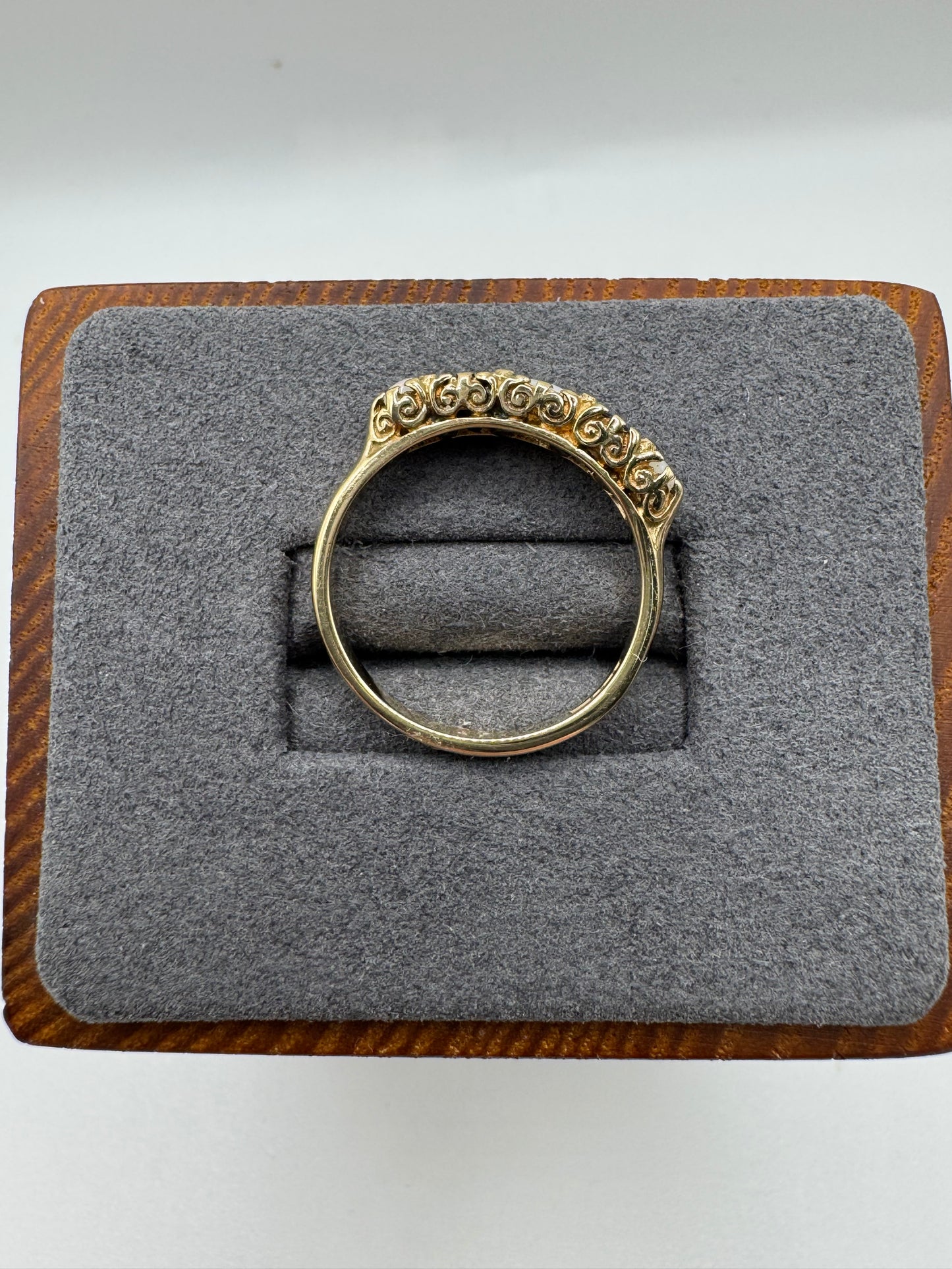 9ct gold garnet and opal ring