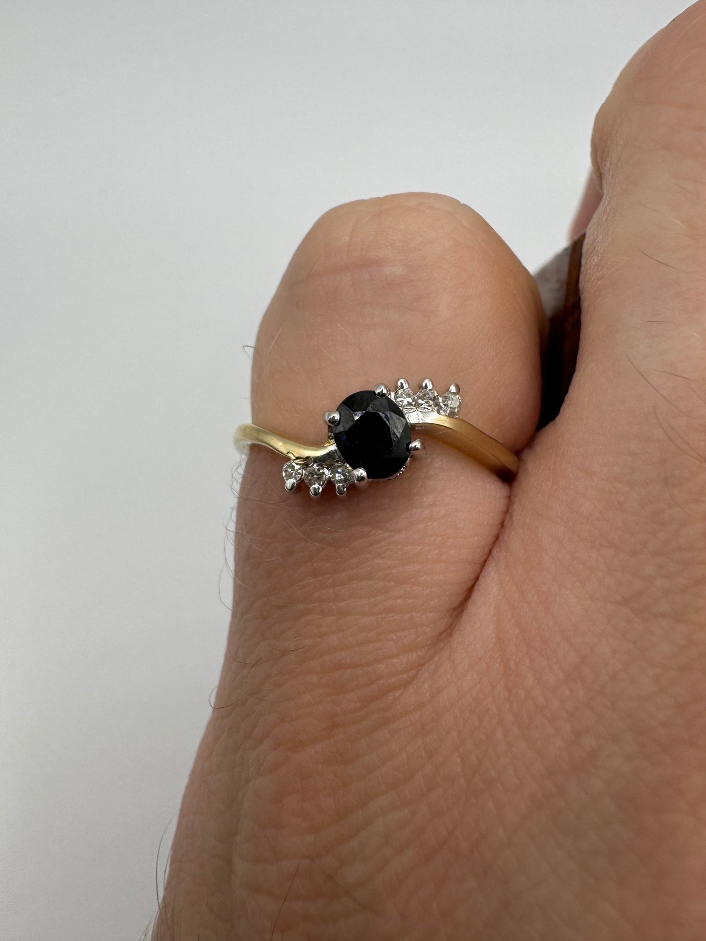 9ct gold sapphire and diamond ring