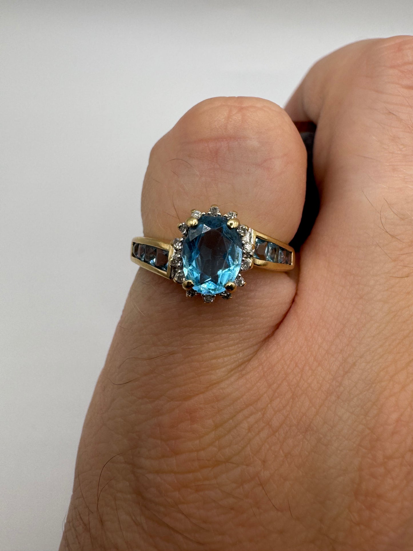 9ct gold topaz and diamond ring