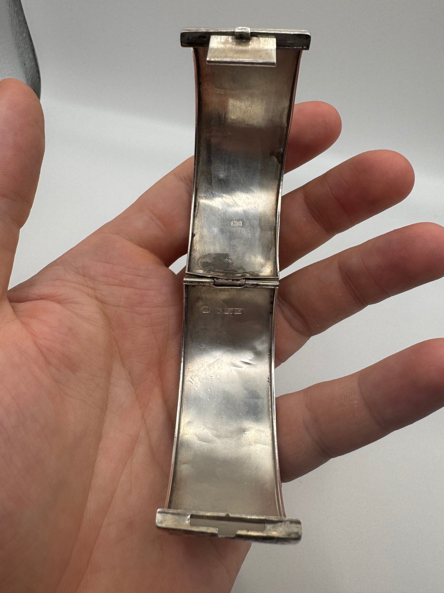 Antique silver patterned bangle