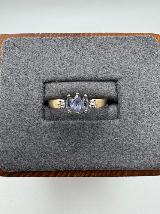 9ct gold tanzanite and diamond ring