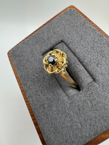 9ct gold sapphire flower ring