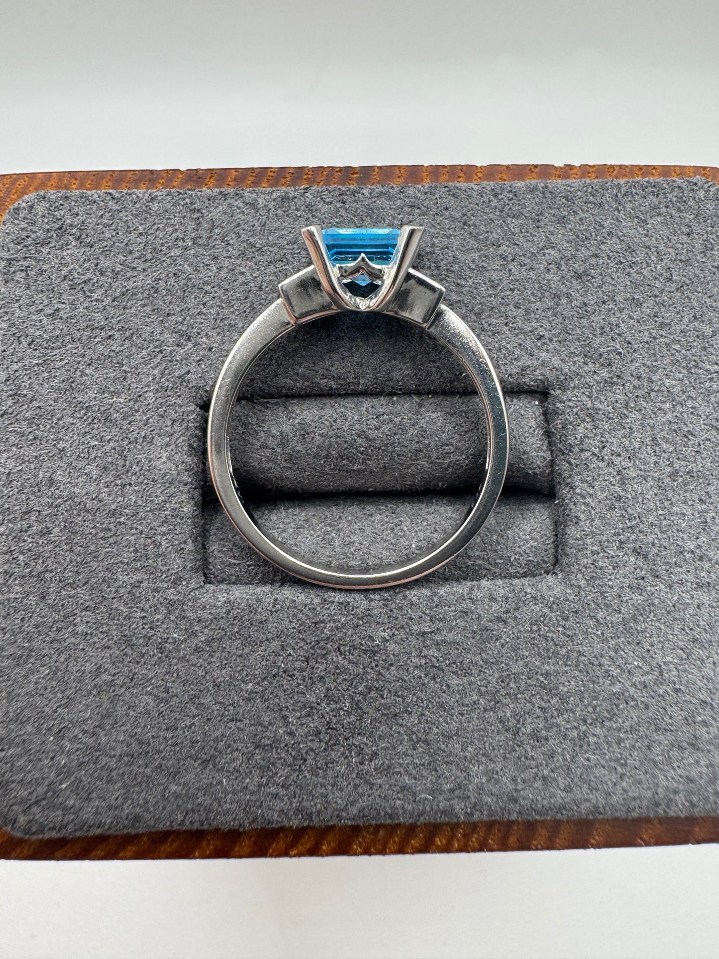 9ct white gold topaz and diamond ring