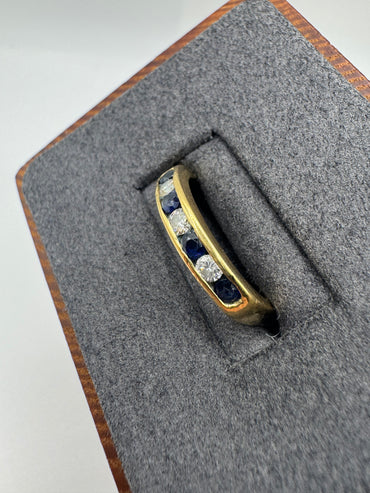 18ct gold sapphire and diamond ring