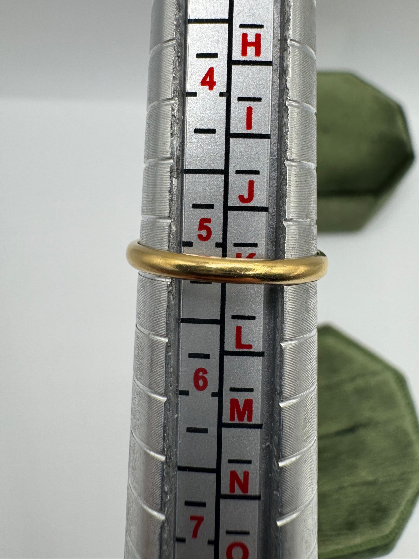18ct gold diamond ring