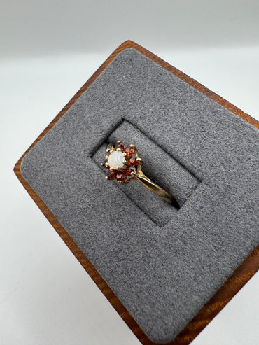 9ct gold opal and garnet ring