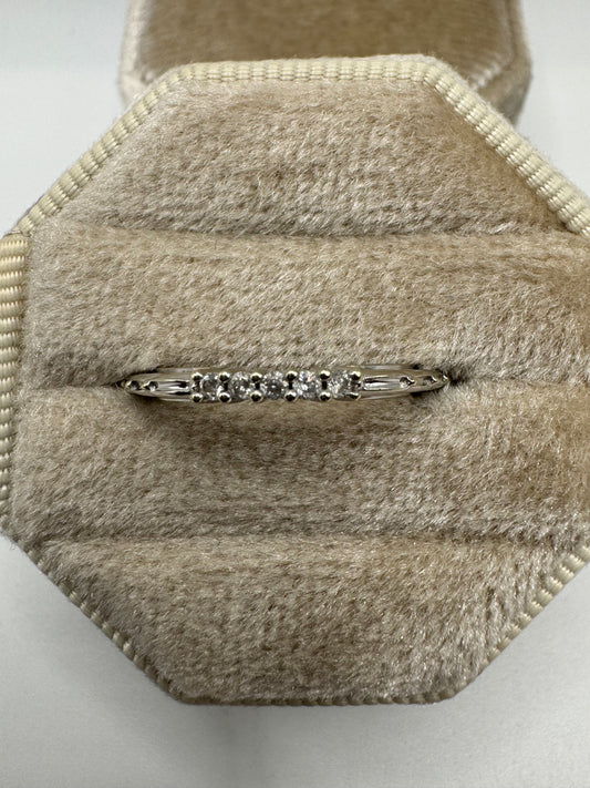 9ct white gold diamond ring