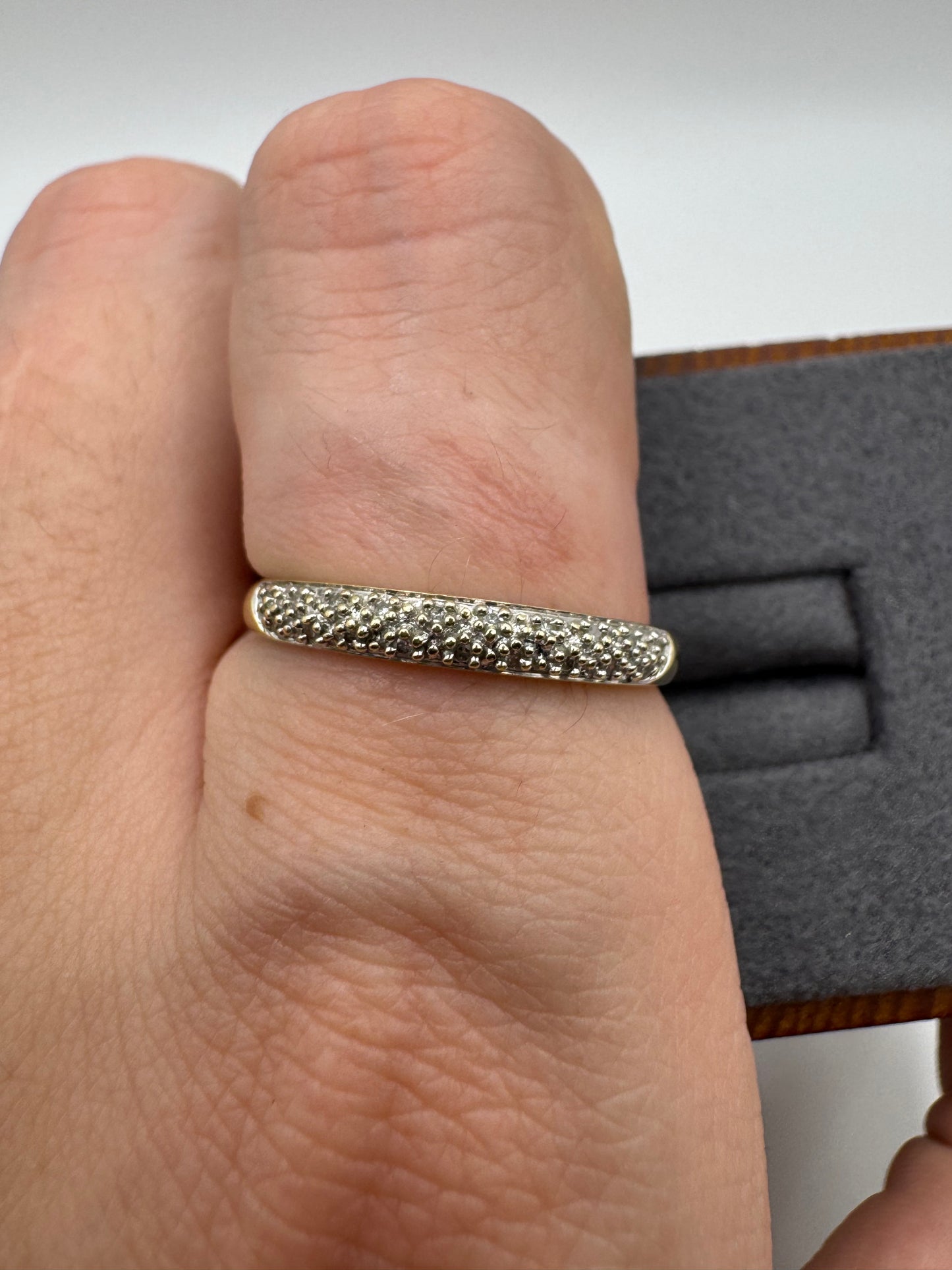 9ct gold diamond ring