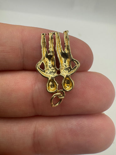 9ct gold Gemini zodiac pendant