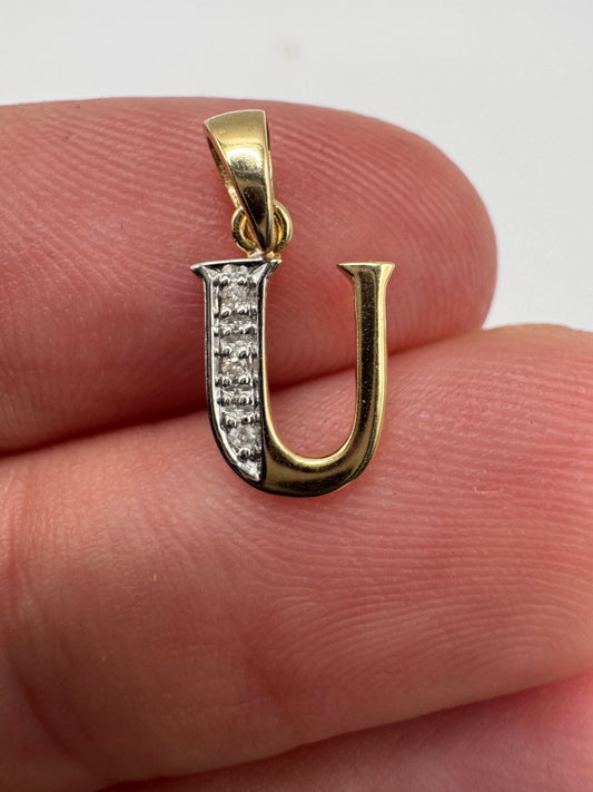 9ct gold diamond initial U pendant