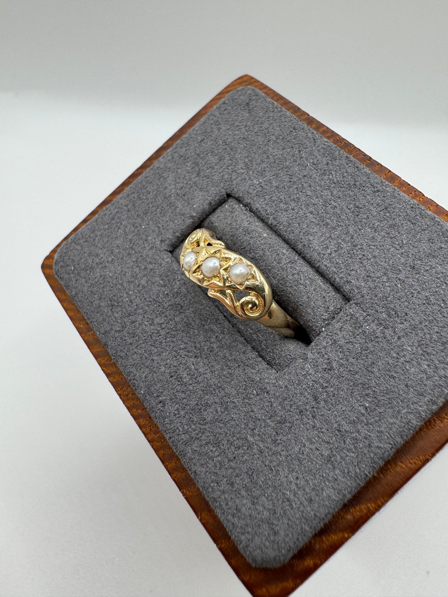9ct gold pearl gypsy ring
