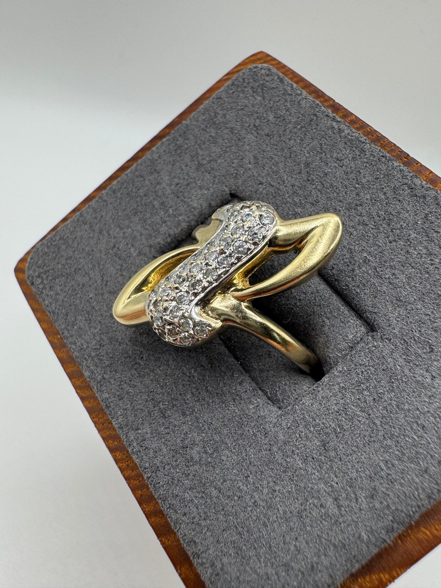 9ct gold diamond ring