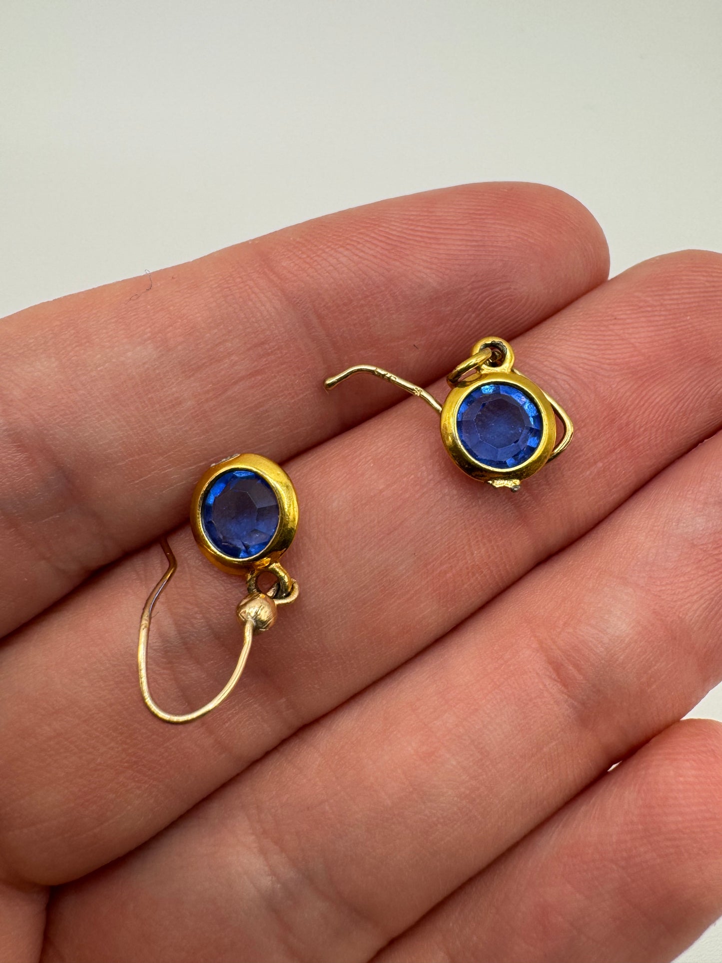 Vintage 9ct gold paste earrings