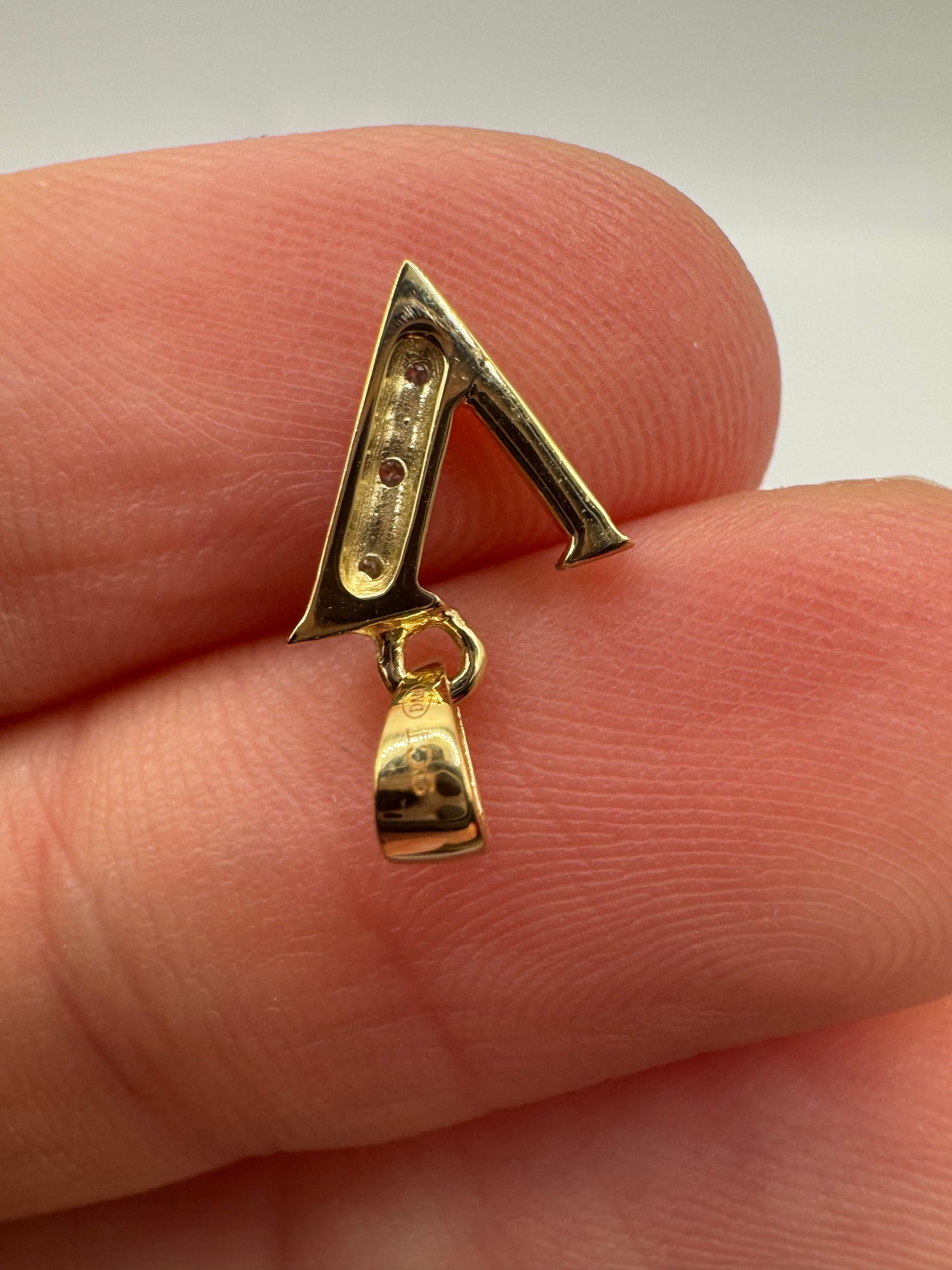 9ct gold diamond initial V pendant