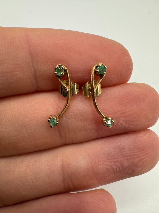 9ct gold emerald earrings